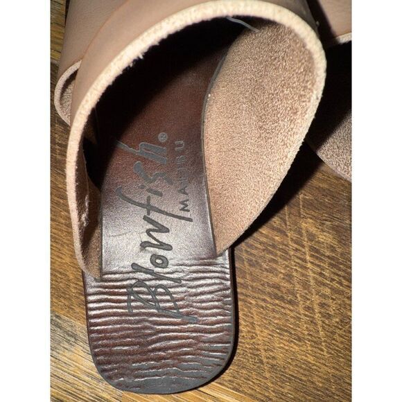 Blowfish Tan Leather Slip On Flat Sandals Size 7.5 - Picture 9 of 9